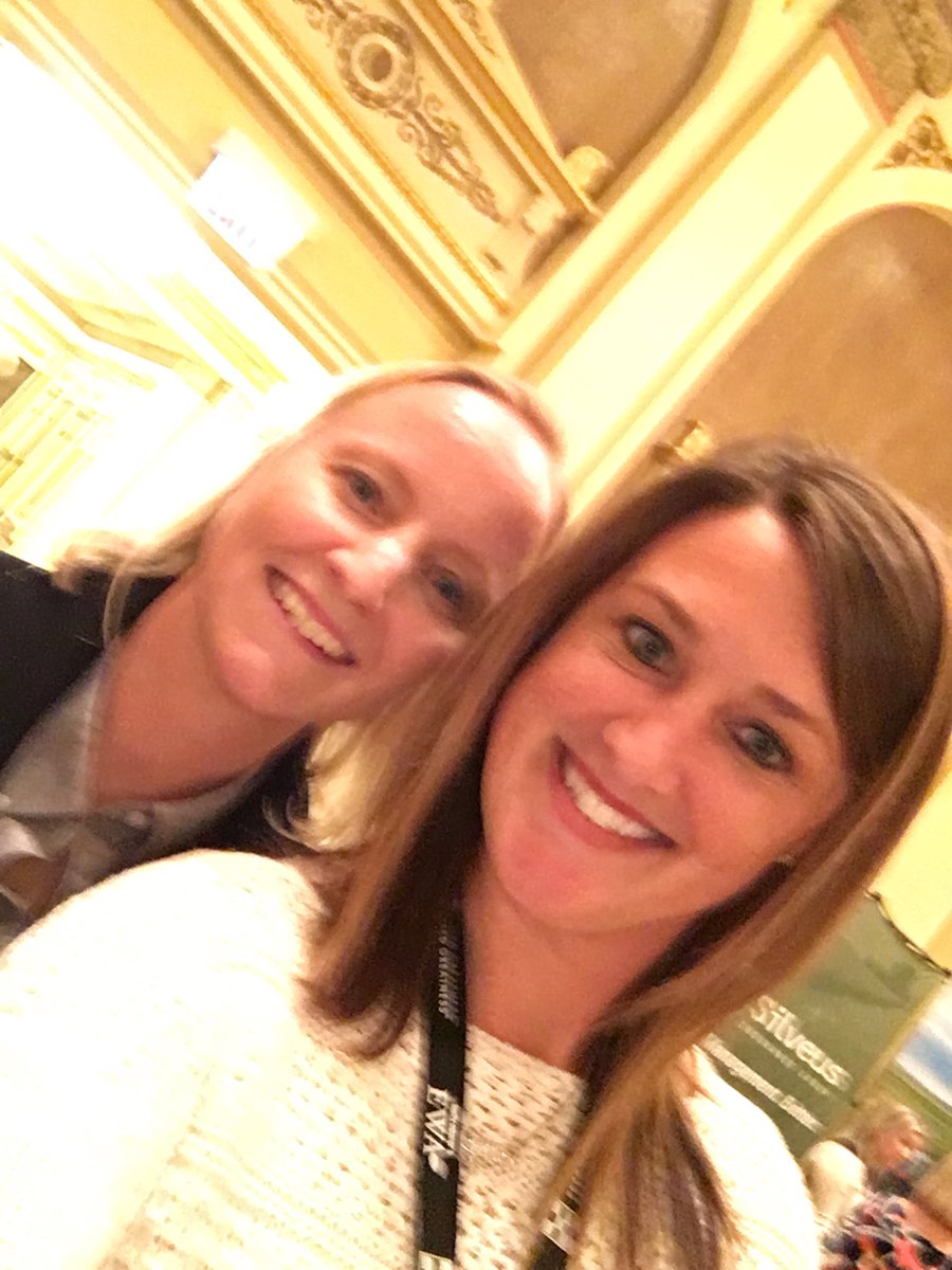 K84IAST8's tweet photo. Hey @jmdubbert Bev’s fave sweatshirt is a WinField hoodie. #werefriendsnow https://t.co/ir4rzNIxPU