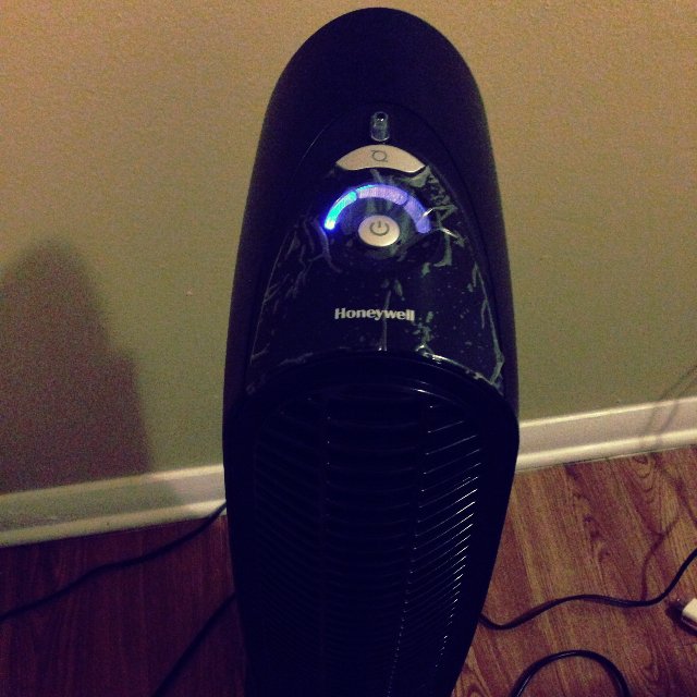 andreacubi23's tweet photo. I received my air purifier! And the best part? #FREE thanks to #Influenters #cleanerAir #HoneywellQuietClean https://t.co/92q5r3CYaX