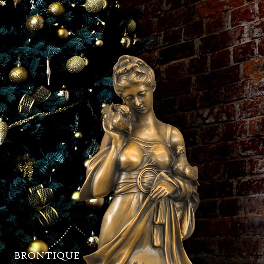 BrontiqueShop's tweet photo. Weihnachten mit Brontique! Die perfekte Zeit sich nach exklusiven #Geschenkideen umzuschauen! #Bronzeskulpturen #Brontique.de #Bronzefiguren https://t.co/tnOw6dnmRx
