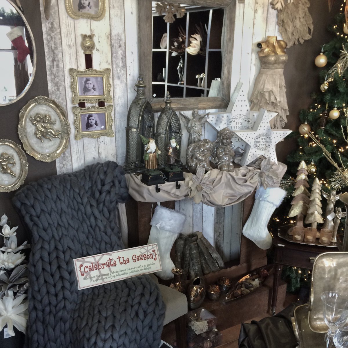 VSarmknitting's tweet photo. Christmas day is ready 
Shop👉🏻https://t.co/ibD44JDe7r
#christmas #interior #designer #wool #DIY https://t.co/Jsl6A02jX9