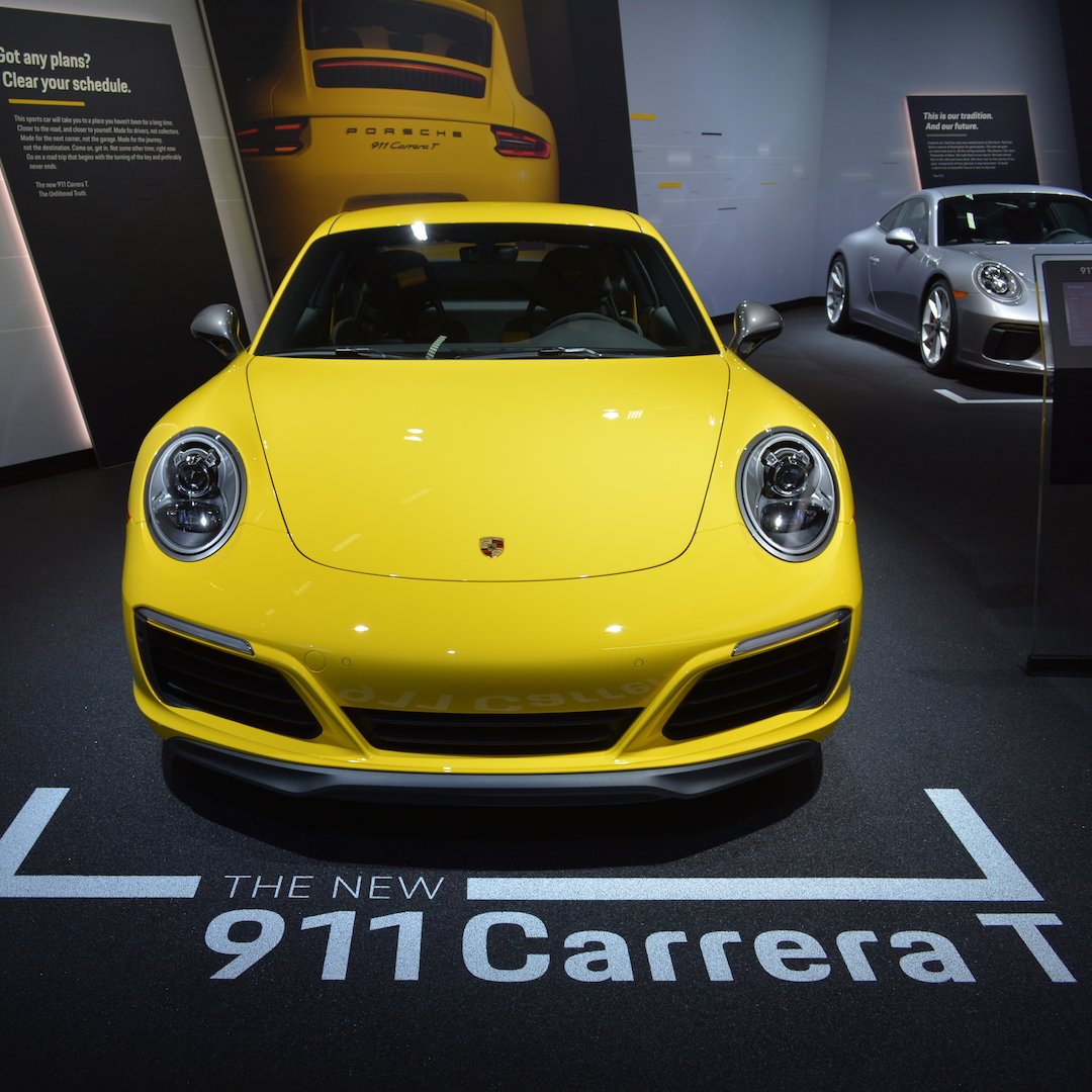 Porsche's tweet photo. Driving at its purest- the new 911 Carrera T #Porsche #LAAutoShow #911 https://t.co/Er1e53hJ0R