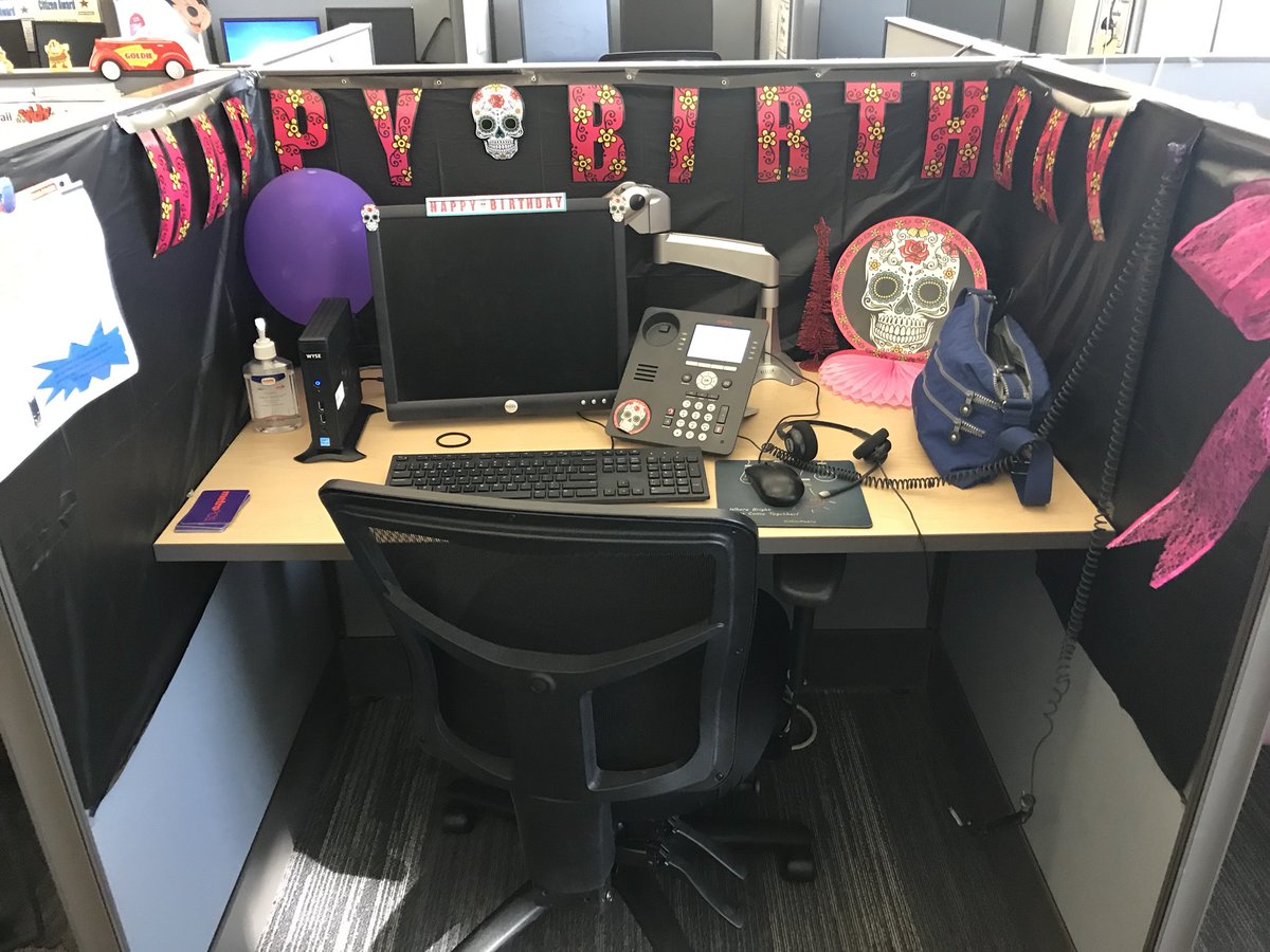JLTXDALLAS's tweet photo. Celebrating November birthdays with the best team and best place to work. 🎈🎉🎁@MetroPCSDallas @rgaynier @Greg_MPCS @UralisaN @NekikaD @cemyers1118 https://t.co/dLZvqPRGhB