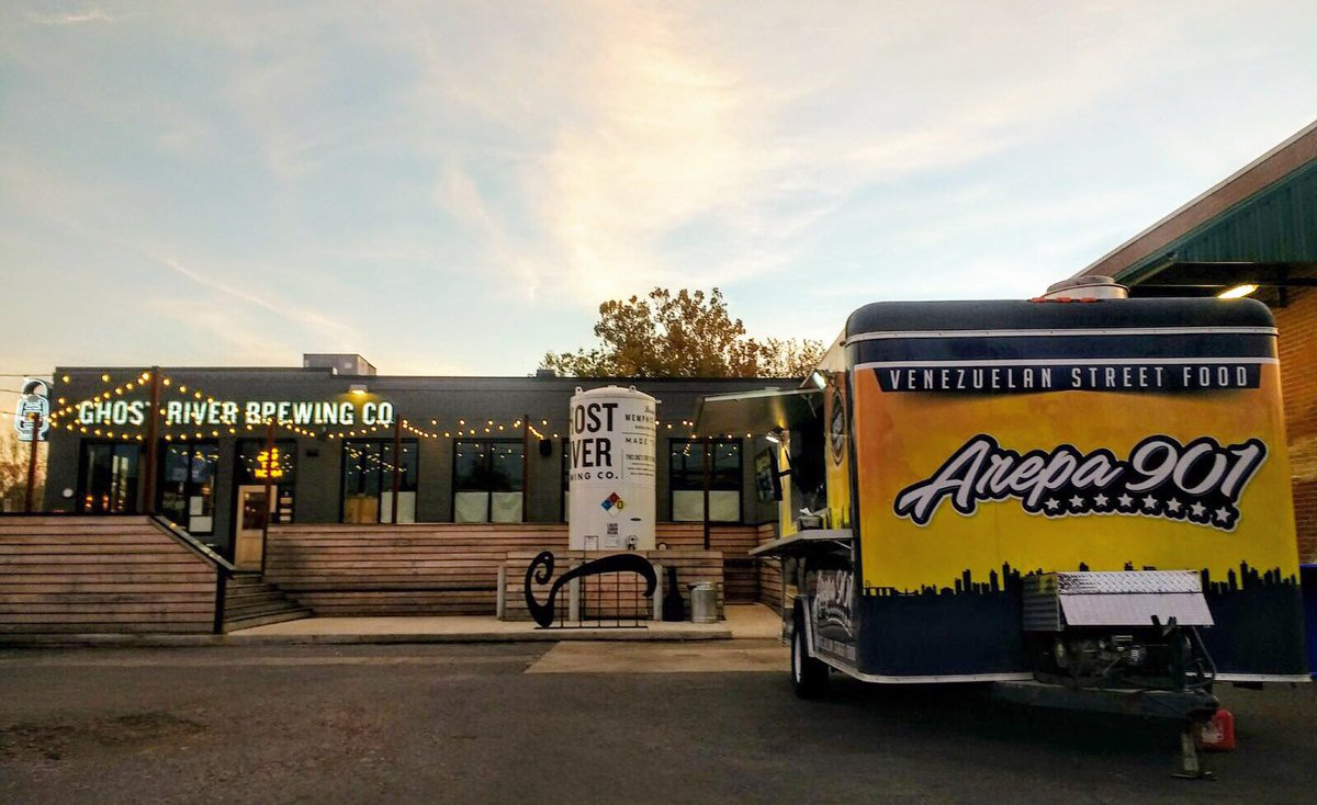 Arepa901's tweet photo. Come join us for #TriviaNight + @memgrizz game tonight at @GhostRiverBrew 🏀🍻 We’ll be there from 4:00pm to 8:30pm 🇻🇪🐻🍴#Arepa901 #ghostriver #ghostriverbrewing #choose901 https://t.co/GGNQfPli6h