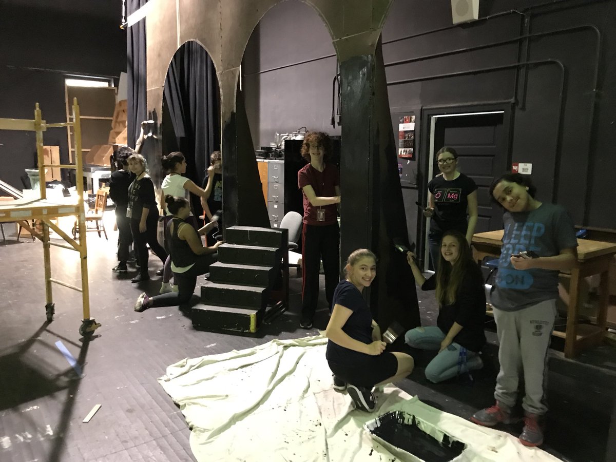 PerryWhs's tweet image. Backstage crew doing the good work they do for upcoming Romeo &amp;amp; Juliet performance :) #Weebuild #WeeWork @WeehawkenTSD @timeforbetty @tammyjteacher45