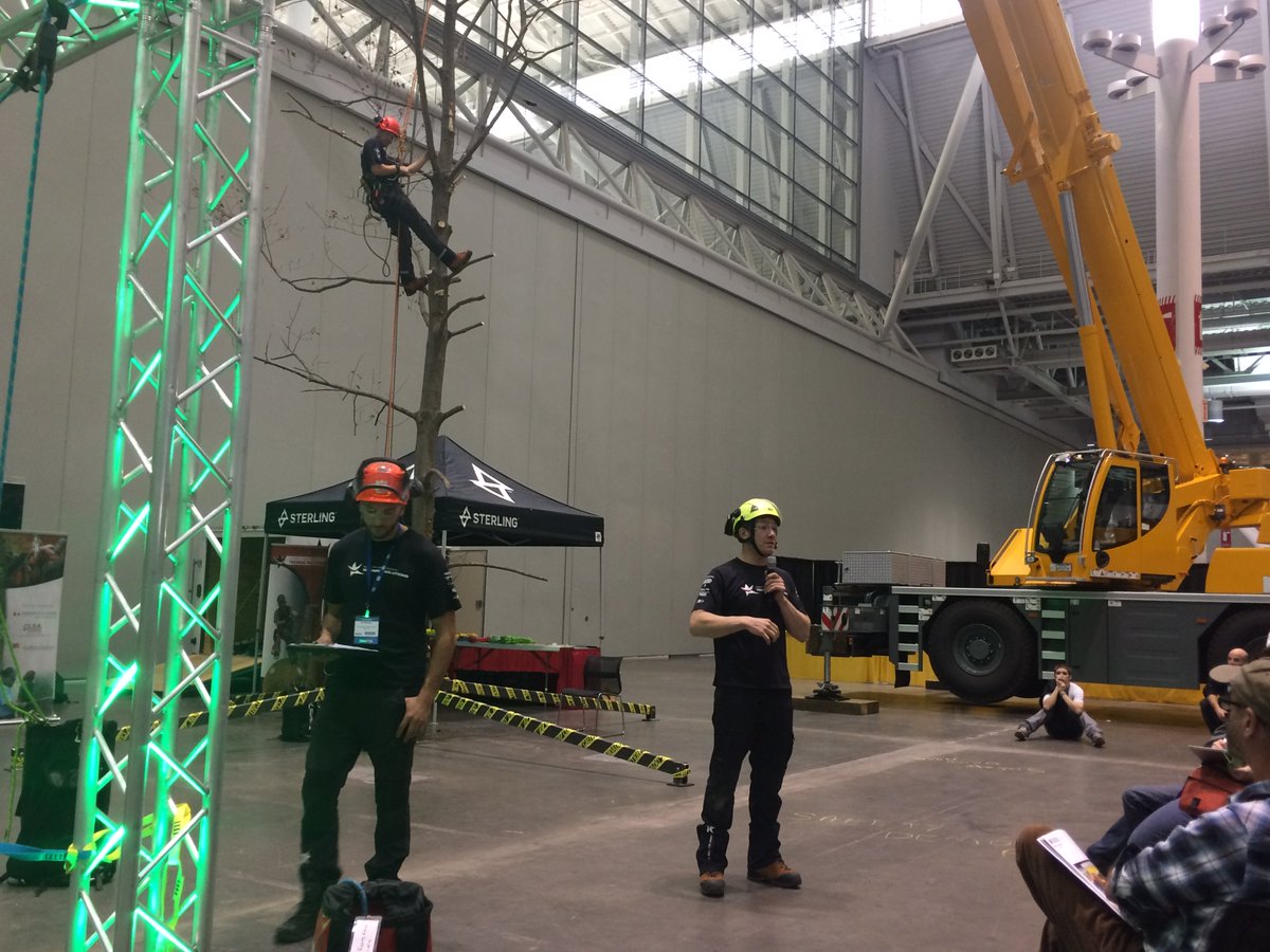 lawnlandscape's tweet photo. During #NewEnglandGrows Ed Carpenter of Arbor One Tree Service in Boston taught attendees the value of having an emergency response plans and keeping first aid tools in vehicles. https://t.co/K8mKbwVAt7