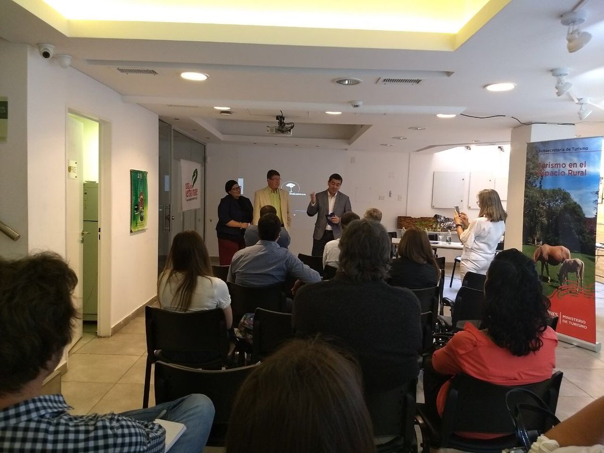 arruajm's tweet photo. Con el querido Pancho participamos en la Casa de Misiones del Workshop de Turismo Rural. Acercar contactos para fortalecer la actividad es uno de nuestros objetivos    #TodosTenemosMisiones https://t.co/v2lhkYsImU