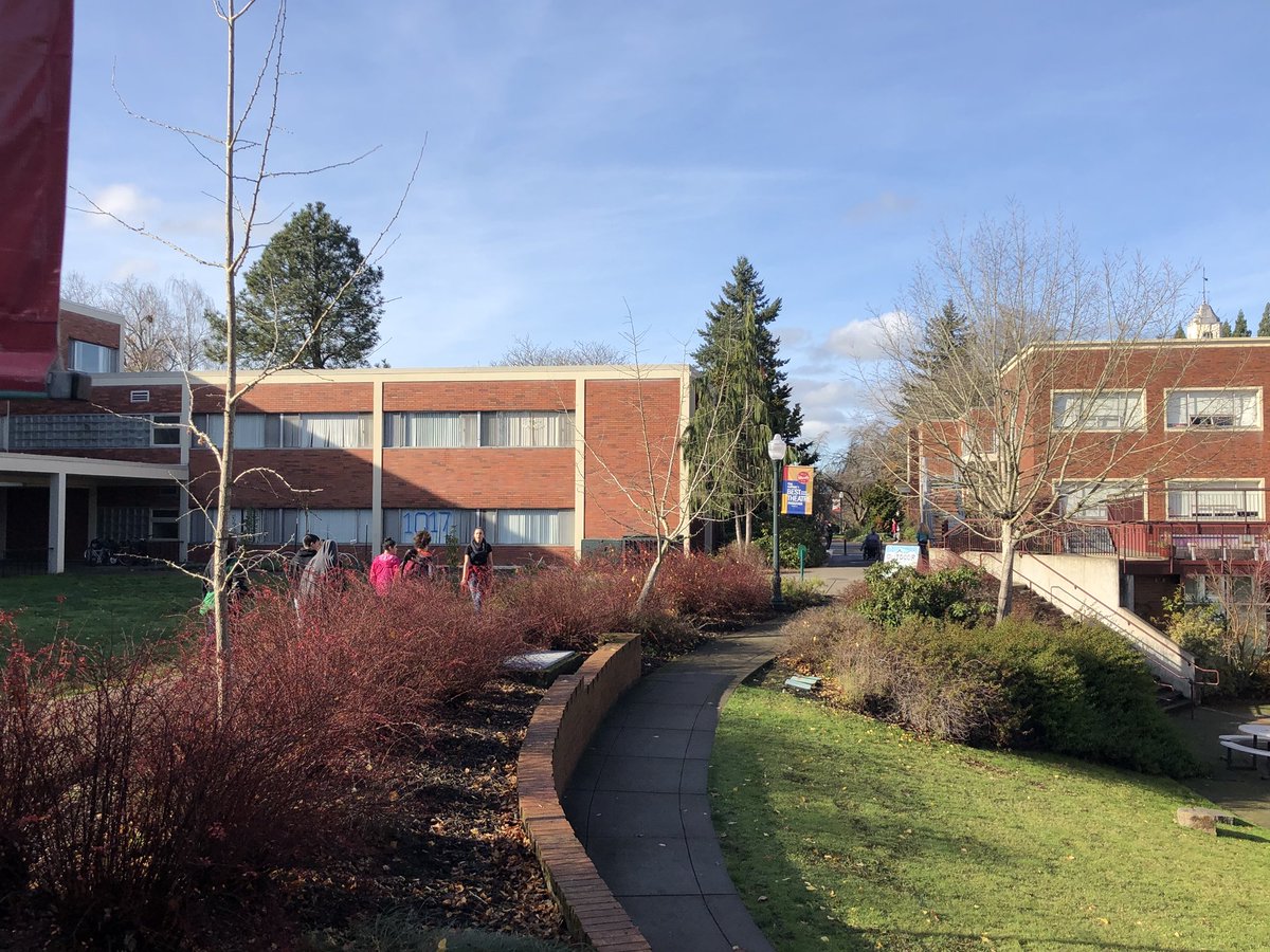 Cookiekeck's tweet photo. AVID Seniors touring Willamett University #SalemKeizerAVID #ThisIsAVID https://t.co/dZHvKxWPxg
