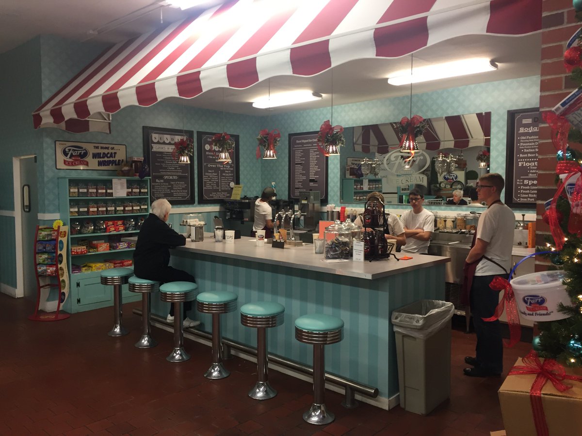 hanging_social's tweet photo. Ice Cream, you scream, we all scream for Ice Cream. Why not take an evening and stop by your local ice cream shop! Don't forget to check Groupon or google for coupons first! #icecream #happinessinacone #hangingsocial https://t.co/NxGVyTedz0