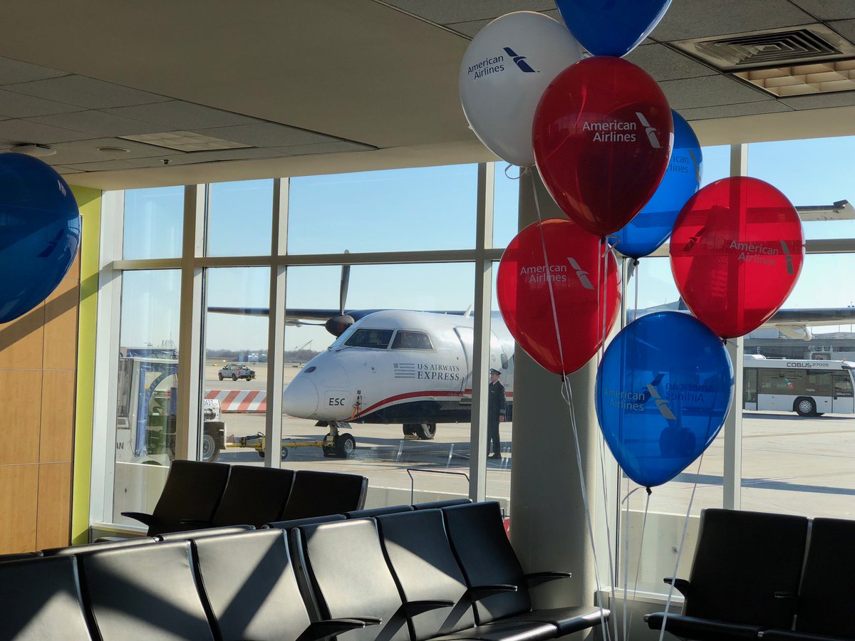 piedmontair's tweet photo. Bittersweet day as we take the #LastDash out of @PHLAirport. Thanks to everyone who came out to say goodbye! https://t.co/LIXG4O6mUo
