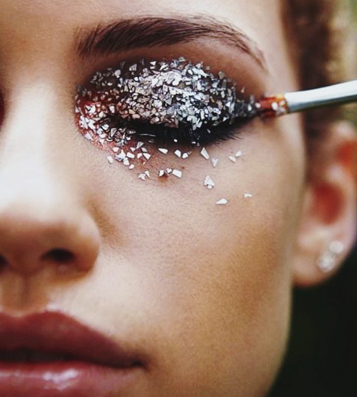 And at the end we managed to squeeeze some 70s glitter in the shoot too 😍💖😍💖
•
•
•
#glittermakeup #glittereyeshadow #eyemakeup #mua #makeup #shooting #instafashion #inspired #trucco #maquillaje #highfashionlook ift.tt/2j1pLAo