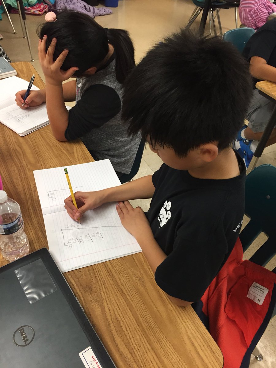 MsLimCPES's tweet photo. Learned a new way to do long division! #partialquotient @colinpowelles https://t.co/2GmIy0fibG