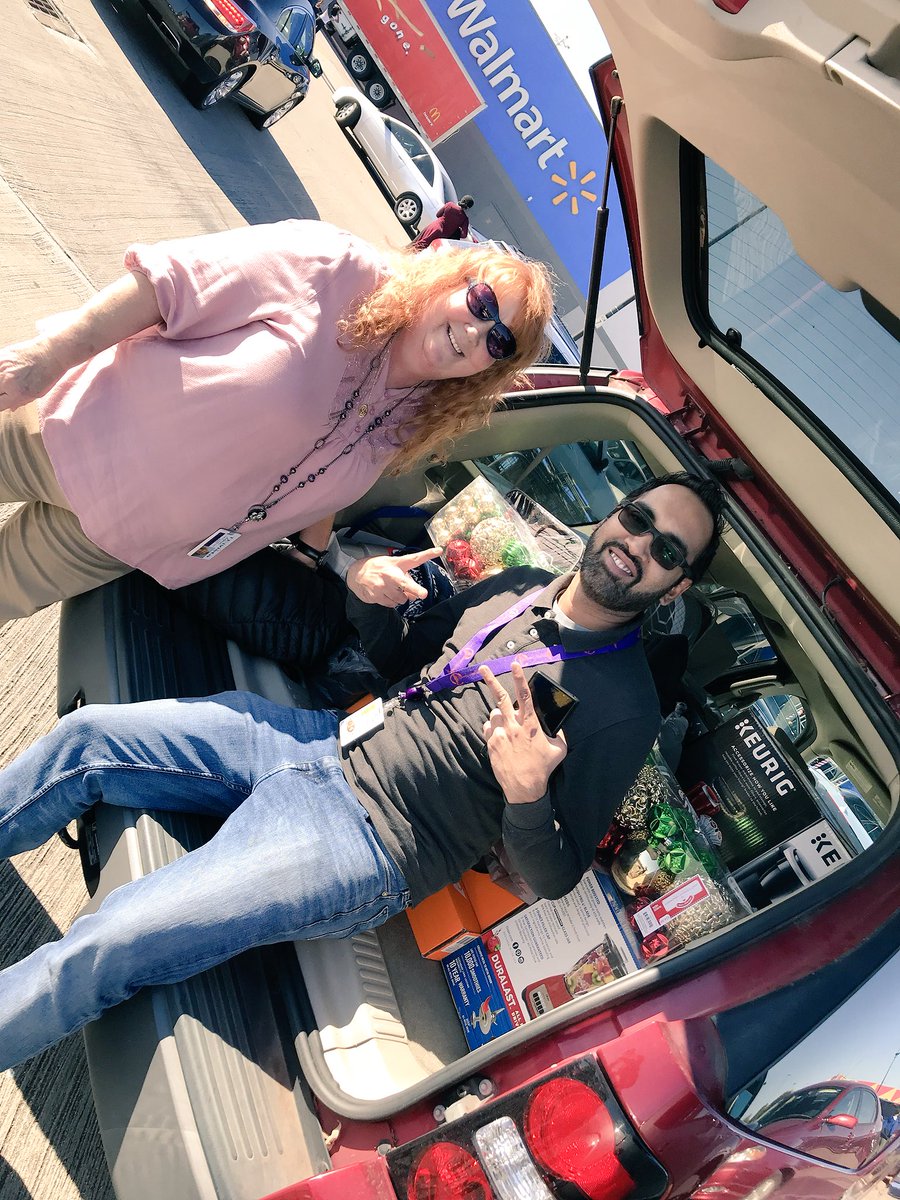 JLTXDALLAS's tweet photo. Christmas shopping with the Best Spirit Committee!! 🎄⛄️@MetroPCSDallas  @UralisaN @Greg_MPCS  @rgaynier https://t.co/hfPzsywEQ2