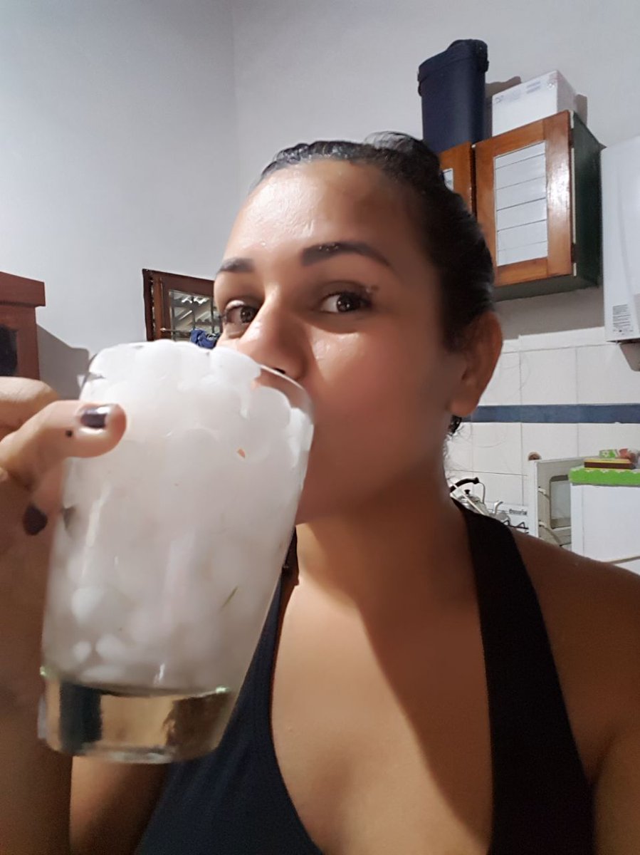 #granizo en #Córdoba #Argentina ... Y los Baianos de Salvador de Bahia sí ver locos. jajaja me encanta la lluvia de piedra acá!