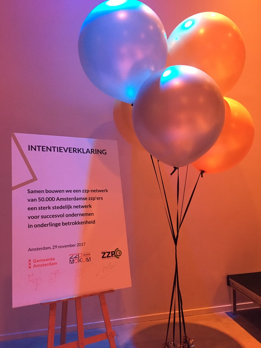 HichamFilali26's tweet photo. We sluiten de avond af met deze ondertekende intentieverklaring. Waarin @zzpmokum, @StZZPNederland en @AmsterdamNL. Beloven om samen te bouwen aan zzp-netwerk van 50.000 Amsterdamse zzp'ers. Aan alle zzp'ers en partners die er vandaag bij waren. Bedankt voor jullie komst! https://t.co/OqBO0svA7O
