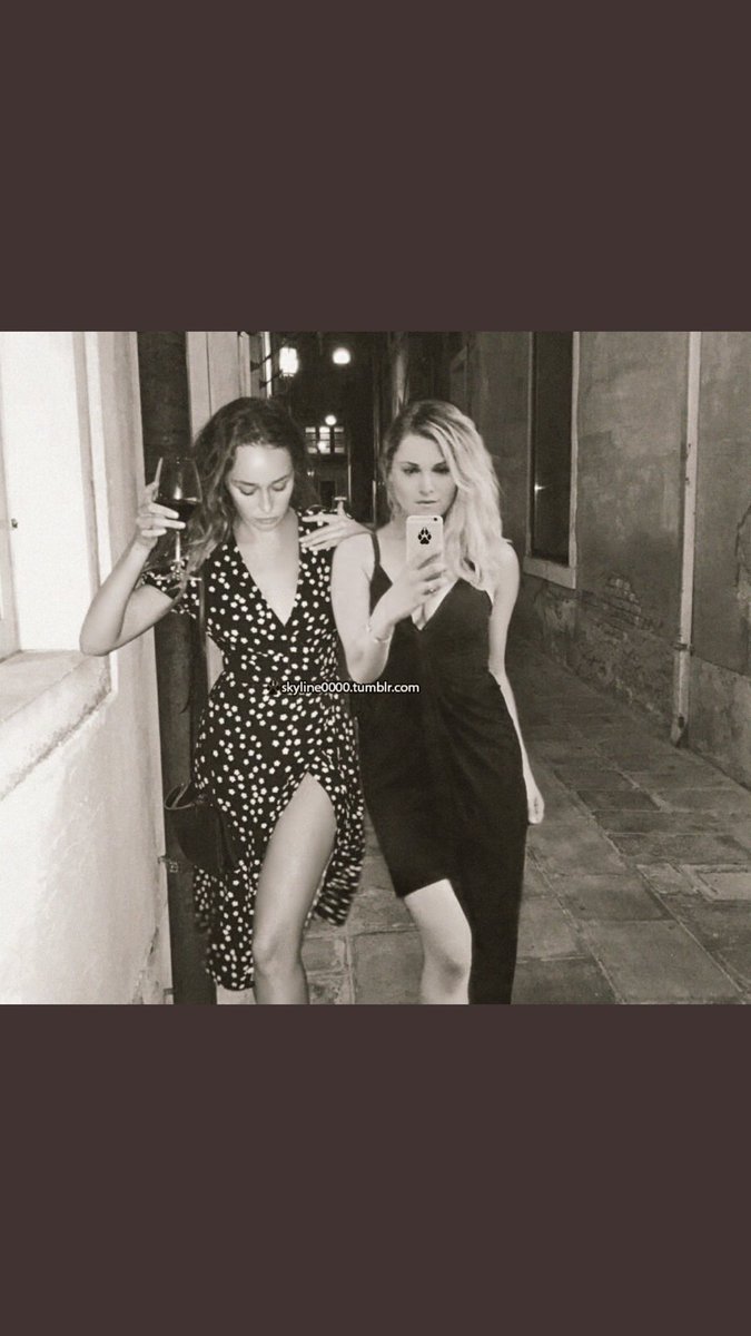 clexalicious's tweet photo. I’m crying this edit is so bad 😂 https://t.co/qnsmJwhZci