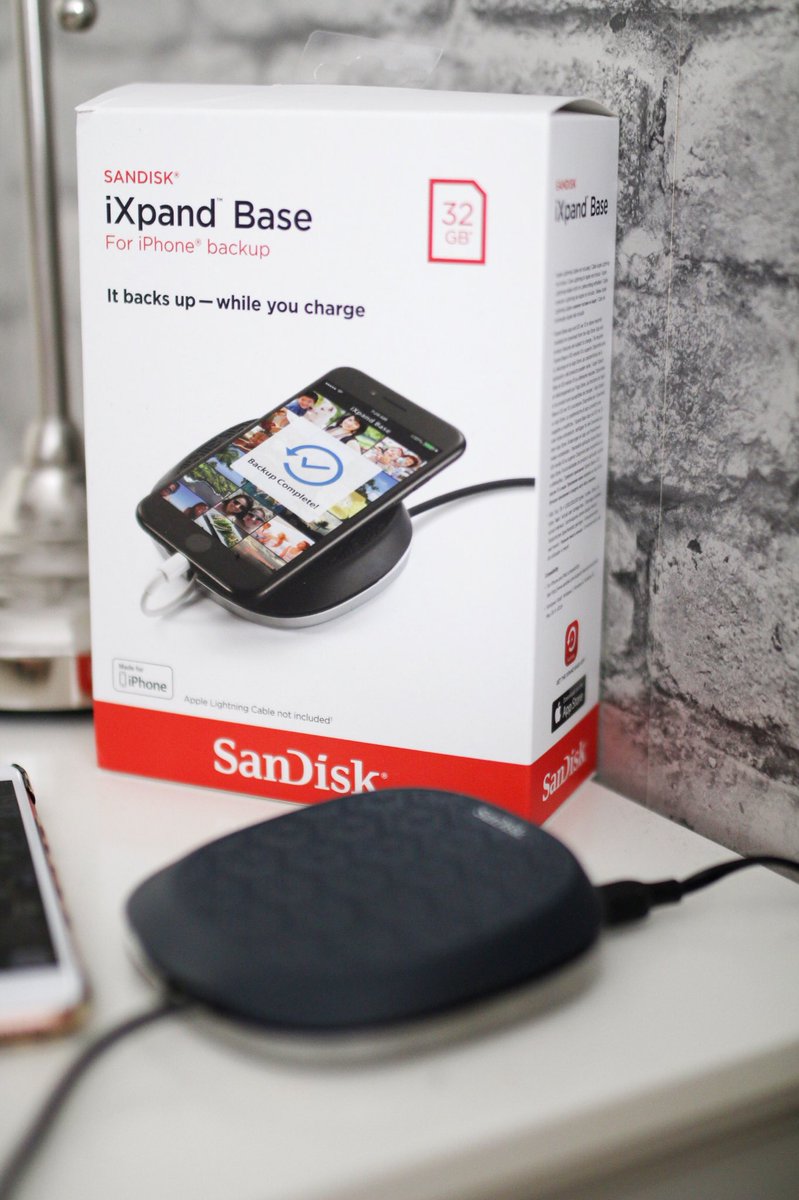 sareellen's tweet photo. #GIVEAWAY 👀 Win this Sandisk 32gb iXpand base for your iPhone! (WORTH £52.99). All you have to do is follow @SanDisk &amp; @ohitssare and #RT this tweet to enter! UK entries only | Finishes on December 17th 💕

#bbloggers #lbloggers #techbloggers #londonphotographers https://t.co/TAVPtKWJgl