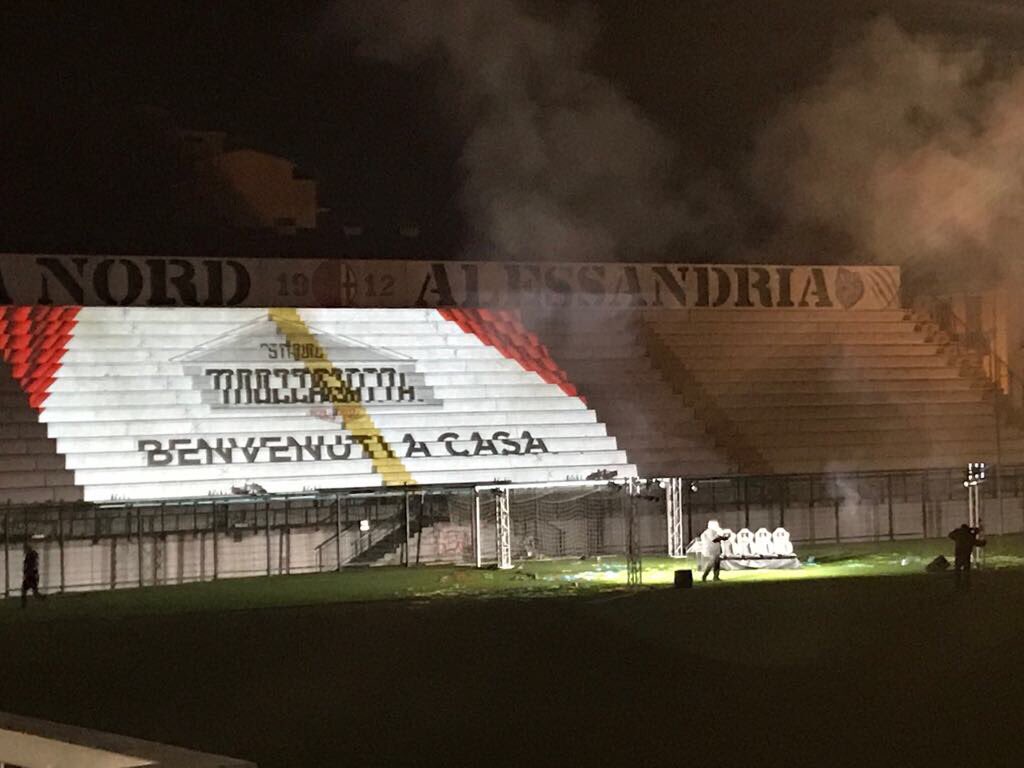stampatella's tweet photo. Tutti allo #stadio #moccagatta @usalessandria per l’#inagurazione con @caressafabio grazie presidente! #forzagrigi https://t.co/zrAqh0Xkvt