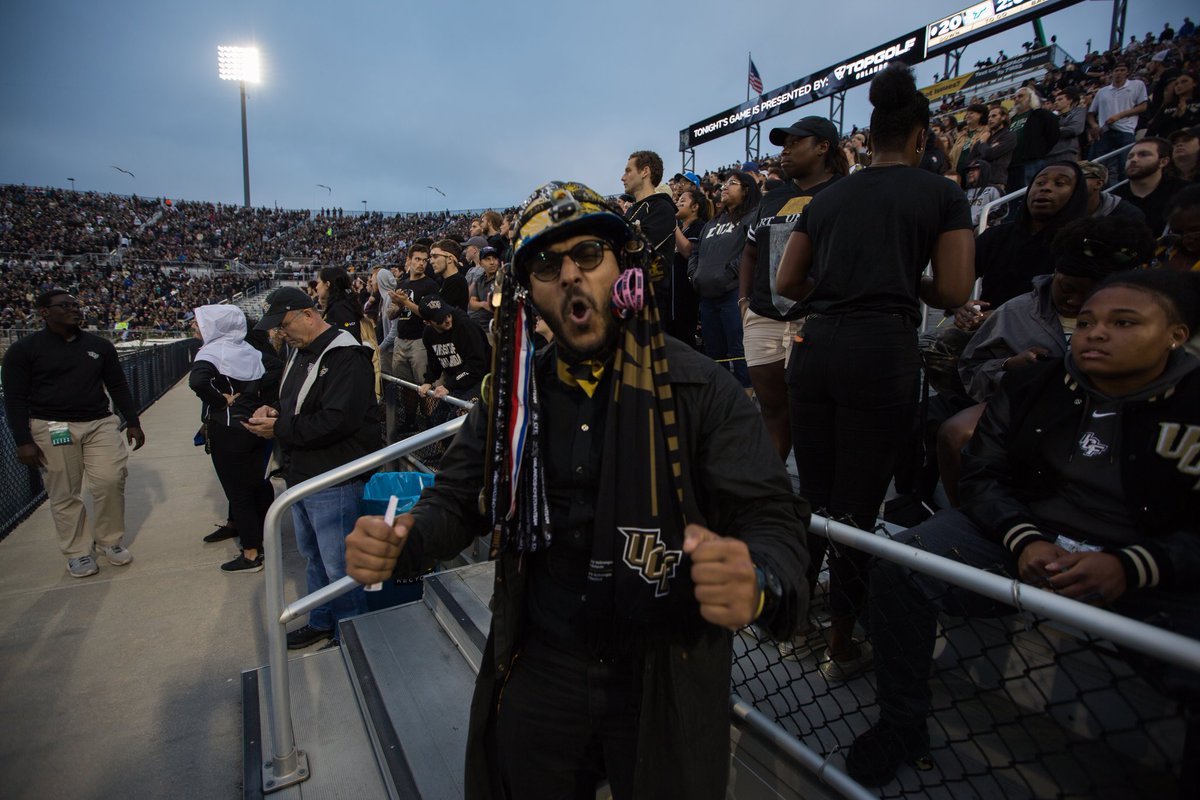 OSIProductions's tweet photo. In the Bounce House. #WarOnI4 #UCF 🏈📸 https://t.co/nKbpT0quAf