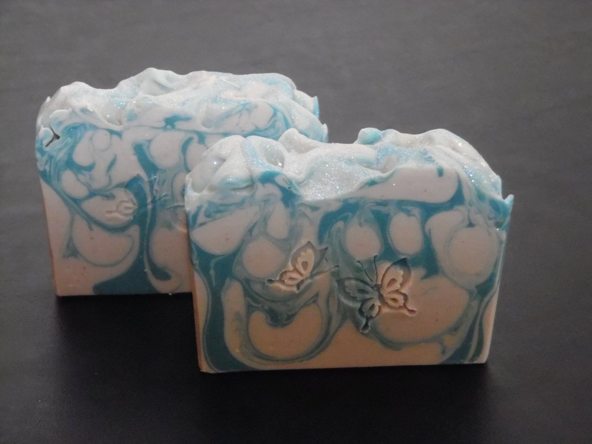 butterfliessoap's tweet photo. Handcrafted Snowcakes Type Soap, Cold Process Artisan Handmade Soa… https://t.co/YtLsTriXY0 #shoppershour #SoapShops https://t.co/z2FJmz7au7