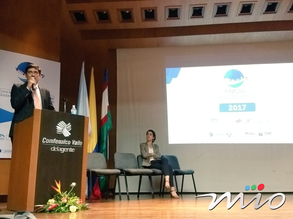 METROCALI's tweet photo. Comienza el cierre del Foro Internacional de Movilidad Sostenible, Segura y Accesible, #FIMSSA, a cargo de Ricardo Rivera, @ContraloriaCali #MovilidadSostenible https://t.co/bPh68FlSYh