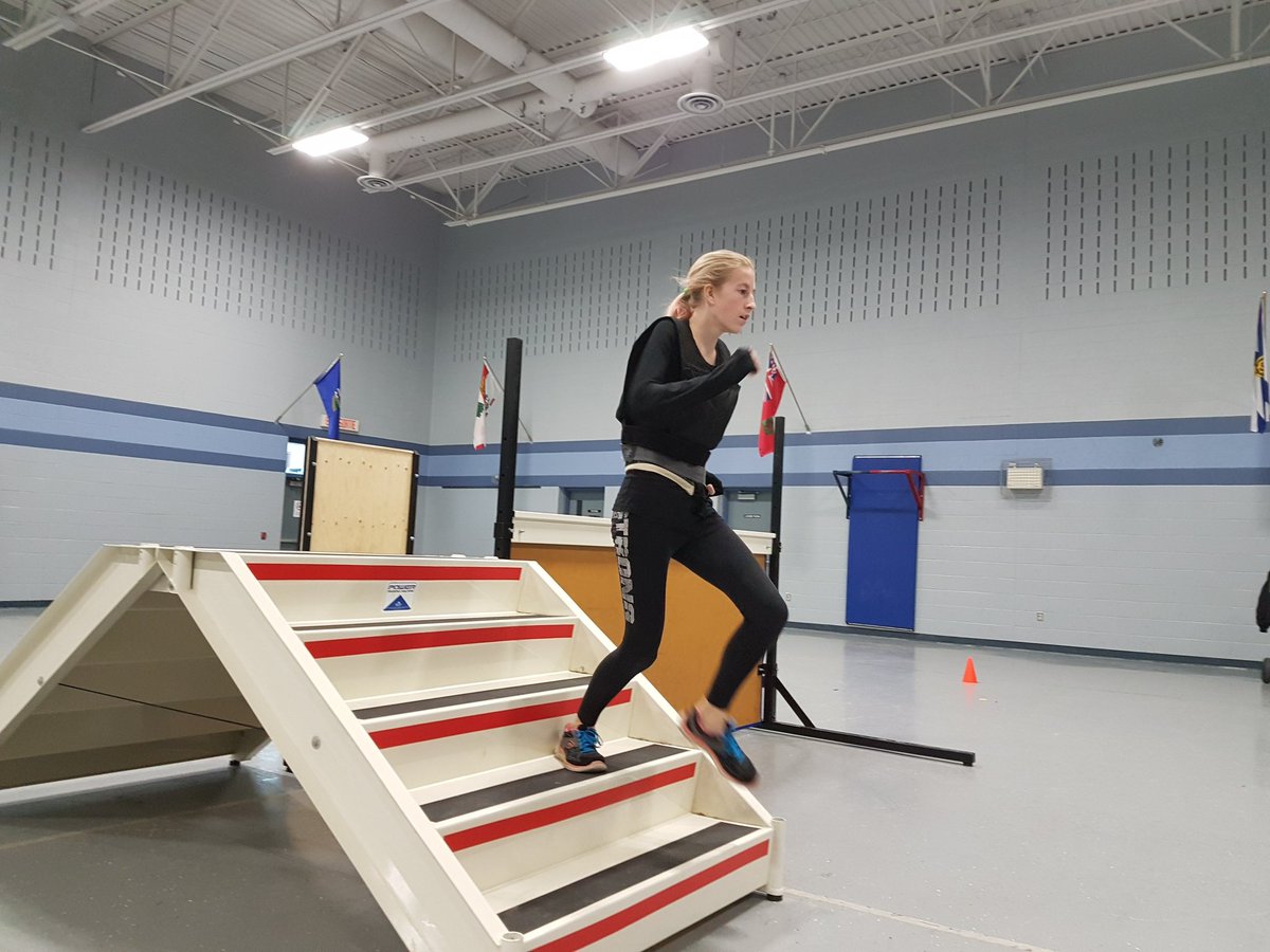 WindsorPolice's tweet photo. Our Police Ethnic and Cultural Exchange #PEACE High School students are receiving a hands-on demonstration today at our training branch. - Weapons-driving-marching-physical fitness test-
#RealisticExposure https://t.co/WraRXG4sy7