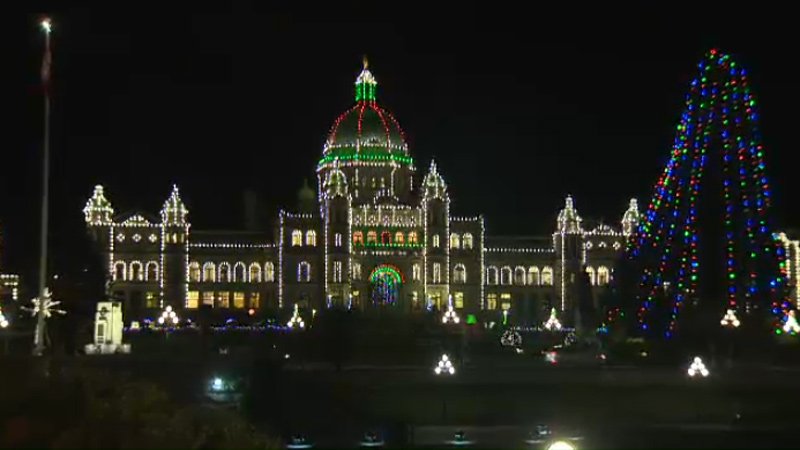 CTVVancouver's tweet photo. We're building a map of the best Christmas lights in your neighbourhoods. Know of a great display? Send us a Facebook message with a photo and the address, or tag us in your tweets and Instagram posts using #CTVLights. https://t.co/UQYI615FGa