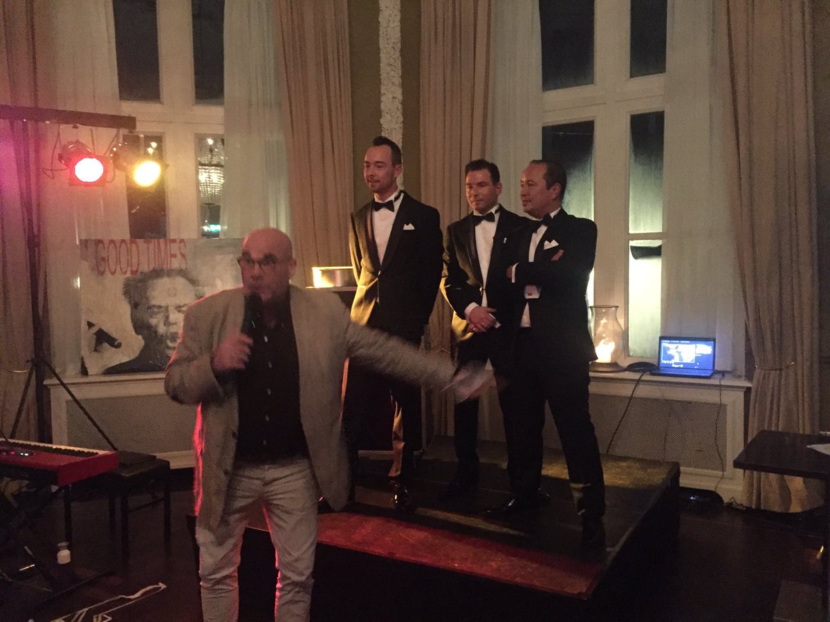 Hoera! 🎉<a href="/netwerkenhbc/">HBC</a> bestaat 10 jaar. Wat een heerlijk feest vanavond in <a href="/PDWDenhaag/">Paviljoendewitte</a> met onze 3 helden in smoking. Dank mannen!