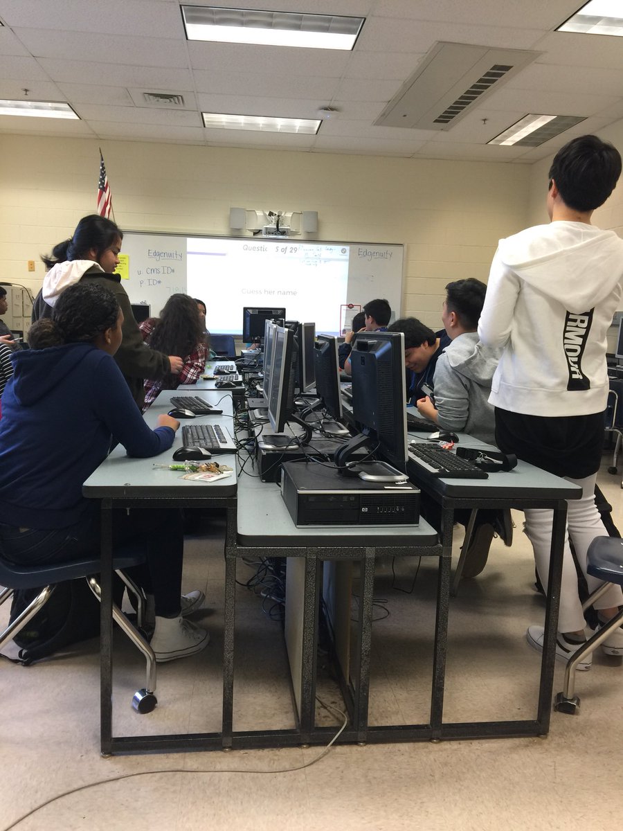 BHSIntNatClub's tweet image. Playing Kahoot today to see who knows all the club members!