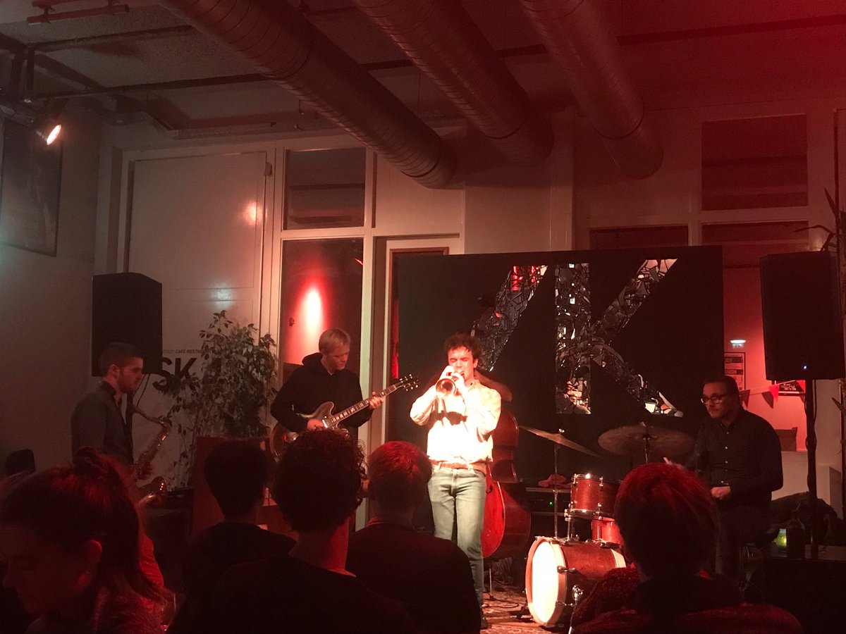 freddyweima's tweet photo. Swingende jongens op het #Timorplein: #JazzinK! @StudioK https://t.co/hfPLxzGYO0