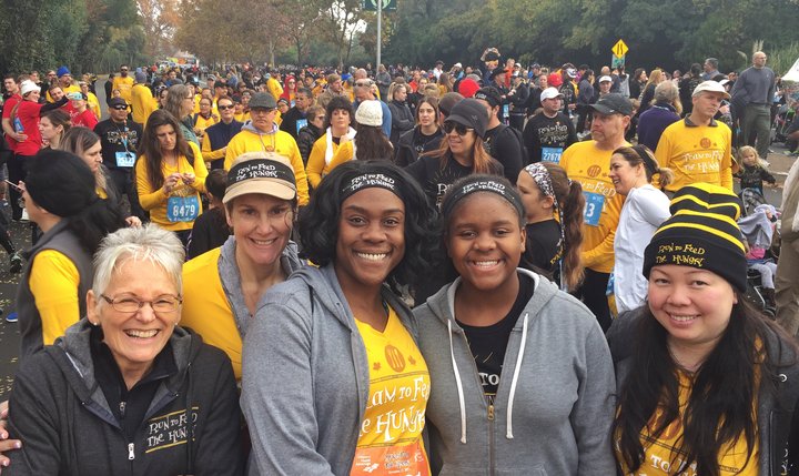 AttainItnet's tweet photo. AttainIt has a lot to be thankful for!! Run to feed the Hungry 2017 was a phenomenal event! As a Small Business owner Dawn Hall has set the expectation to give back to our community and spend time to help those in need.  We value our community! #runtofeedthehungry2017 #AttainIt https://t.co/YrgmppLPE5