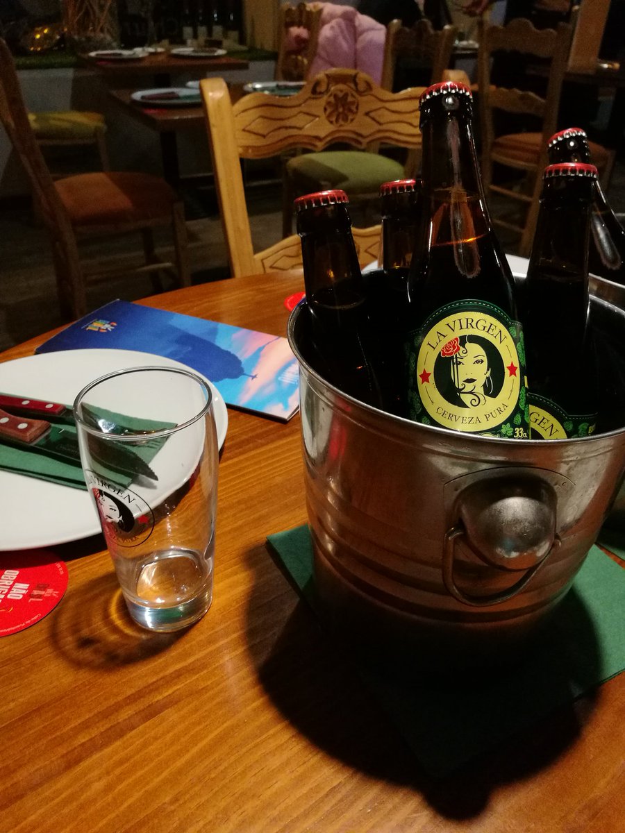 vilabrasiles's tweet photo. Hoy recibimos la navidad junto a la mejor cerveza 🍺 @CervezaLaVirgen 
#Madrid #VilaBrasil https://t.co/FEwxa8Cldn