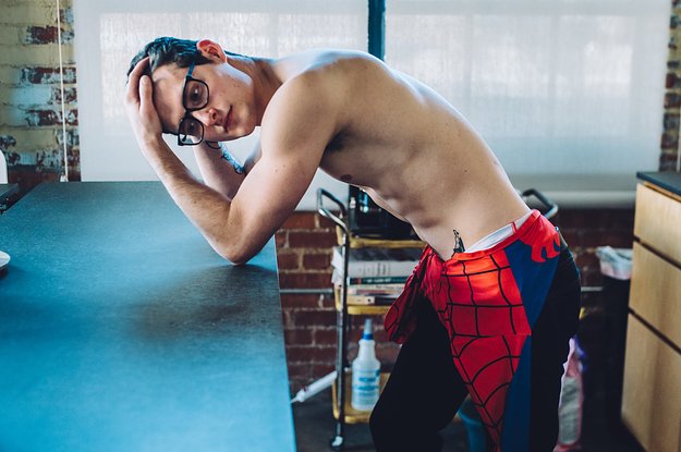 OriginalSpider's tweet photo. "Your friendly neighborhood Spider-Man."
🕷️ Not new to this character or verse.
🕸️ Don't be scared to ask, DMs are open for a reason.
 🕷️NSFW&amp; Ships w/ chem.
🕸️ Camera lover
🕷️ RTs&amp;Likes help to meet new people in this awesome place. https://t.co/hF3j1RHnbO