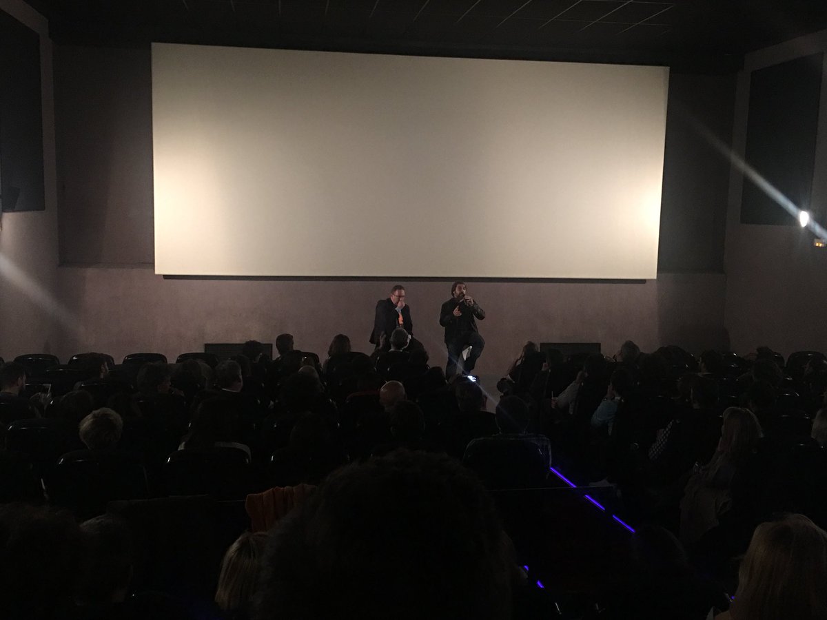 lysscob's tweet photo. Coloquio con Javier Bardem después de ver #LovingPablo. Muchas gracias por la invitación @Zenitcom 😘 https://t.co/Nte3R2M2W4