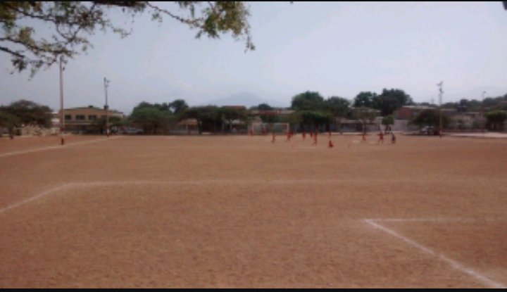 PASIONPORUDL's tweet photo. La cancha de UDL-La de las baras https://t.co/7aBZ2Z1p2c
