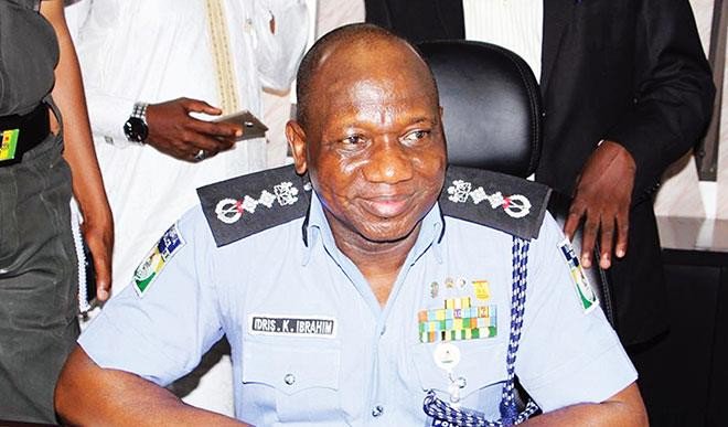 daily_trust's tweet photo. Apo six: @NGRSenate investigates alleged reinstatement of @PoliceNG officer
https://t.co/aZJYPwOJaZ
@cleenfoundation @Gidi_Traffic @nassnigeria
#ApoKilling https://t.co/DkxRRwHmXE