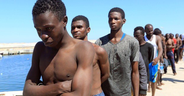Rayyan_Tukur's tweet photo. Real question: who takes these photos and videos? Do they just watch and go back to their lives like they saw nothing? #LibyanSlaveTrade #LibyanBlackSlaveTrade #LibyansAgainstSlavery #LibyaSlavery
#LibyaSlaves
#LibyaWatch https://t.co/JdUaZPleJa