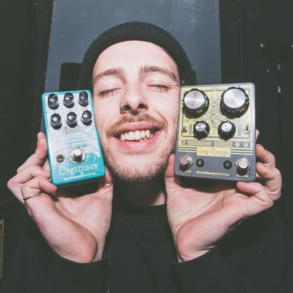 EarthQuakerDev's tweet photo. Lee Kiernan of British rockers @idlesband says, “I have been a huge fan of EarthQuaker pedals ever since I bought the Organizer, then I was hooked. They help me push my creative thinking.” #idles #organizer #graychannel #eqd #earthquakerdevices @earthquakerdev #leekiernan #p… https://t.co/WyuzRtmPCM
