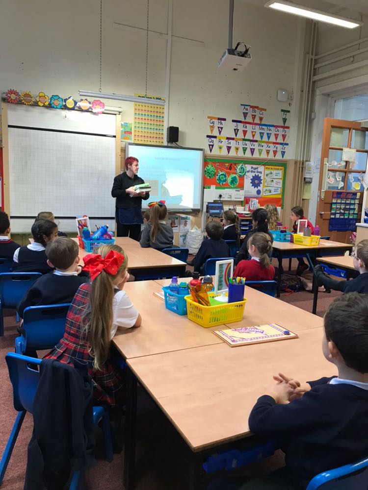 WBurghPrimary's tweet photo. Primary 3/2 had a special visitor to read and retell #ChildhoodFavourites. Thank you Sara's Mum for coming in #BestParents #BookWeekScot #WillybugsReads https://t.co/y9M01e2teh