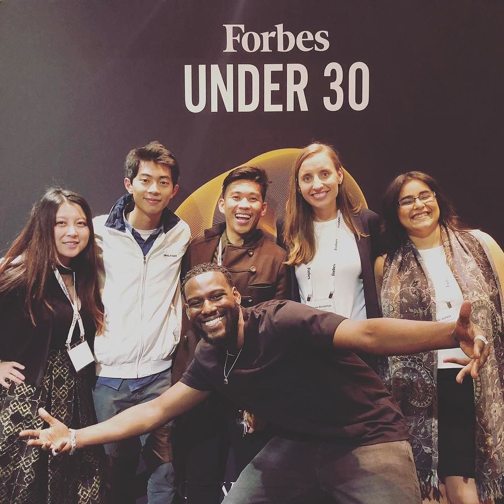 Last pic from last night! Group shot! w/ <a href="/kofisiriboe/">kofi siriboe</a>, <a href="/slyjacklee/">Sly Spencer-Lee ☯︎</a>, @drutchtouch, <a href="/elvzhangg/">Elvis Zhang</a>, and <a href="/christinaqi/">Christina Qi</a>! #30under30 ift.tt/2k8qnHU
