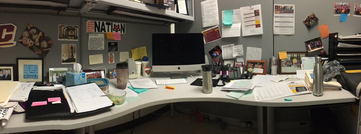 akappus's tweet image. My desk was completely clean and organized at 7:59am. #DeskDisaster #Halp