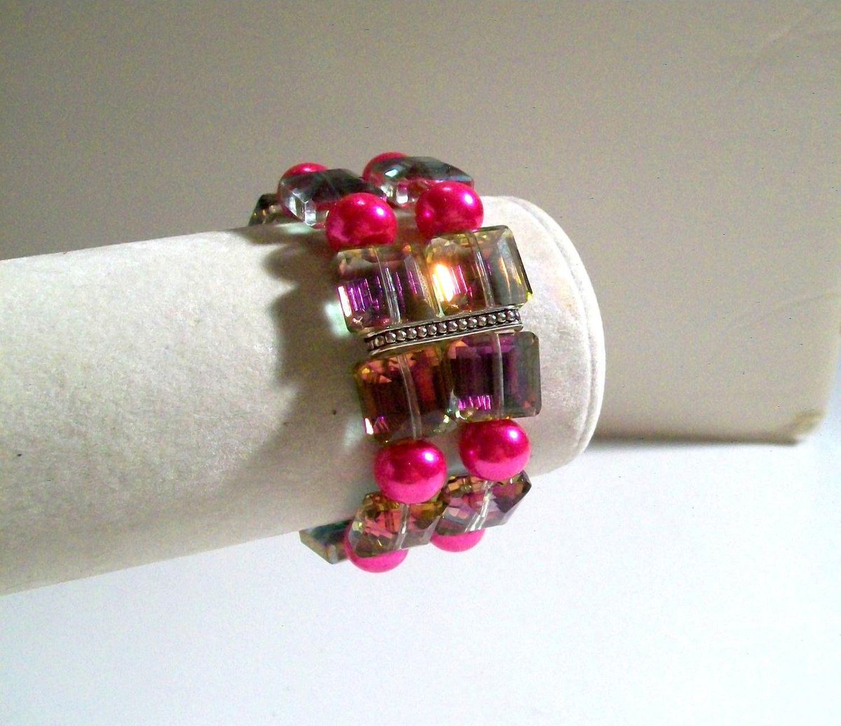 DianeCSimons7's tweet photo. Double Strand Cuff Bracelet &amp; Earrings Set in Begonia, Hot P… https://t.co/H9A4gMcO19 #Fashion_Jewelry #Quality4Less https://t.co/zJLrVl3PBl