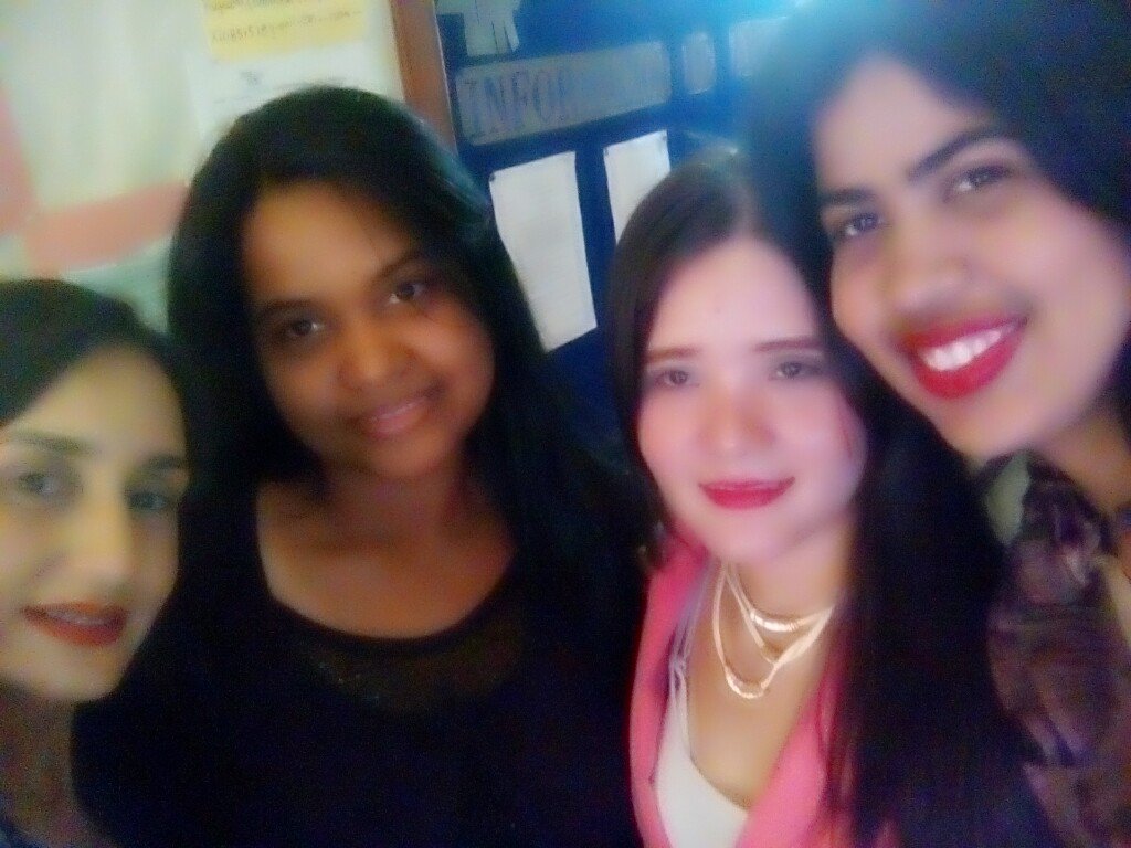 Maria27mend's tweet photo. #Promocion2017 https://t.co/EGfe9jVqfE