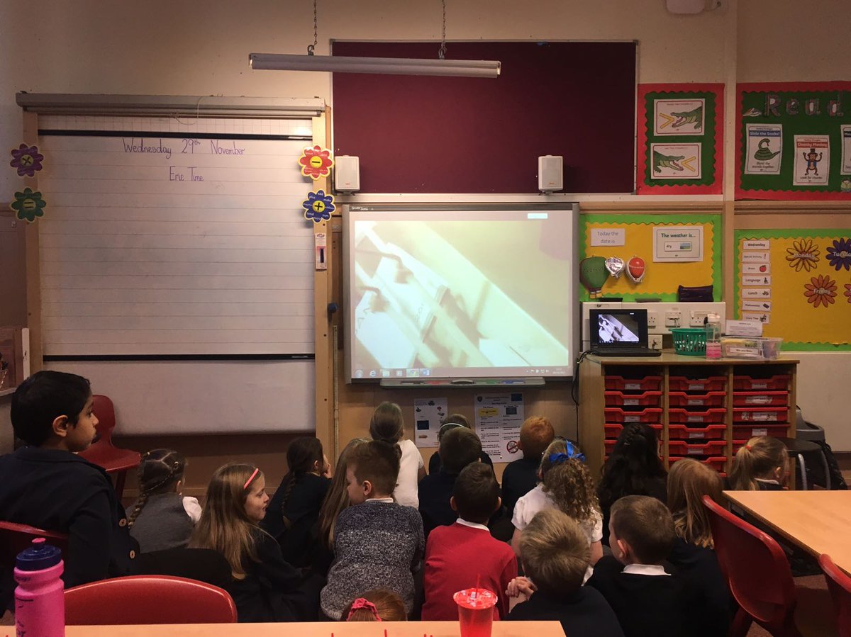 WBurghPrimary's tweet photo. P3b learned about how books are made! #BookWeekScot #WillybugsReads @AttainRen https://t.co/mTMVwS9Hd5