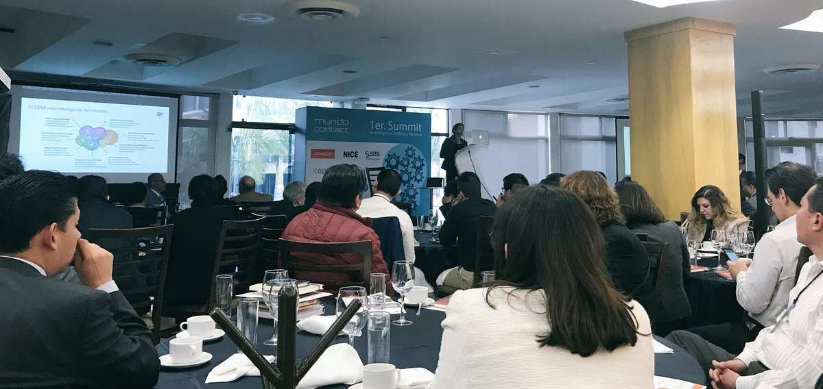 j_abdala's tweet photo. Participando en el 1er Summit de Inteligencia Artificial y Robótica de @MundoContact https://t.co/Yikro4z2fg