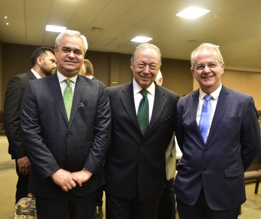 Dia de boas discussões e reflexões sobre os “Cenários Político e Econômico para 2018”. 📈📊💰

Evento em comemoração aos 10 anos do #SINCADES. 
Na foto, estou ao lado do economista Pedro Malan, e do secretário José Carlos da Fonseca Jr.

#DesenvolvimentoES #2018 #GovernoES