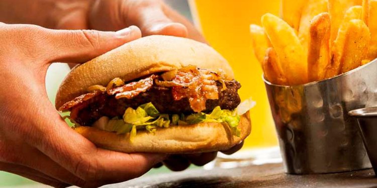 Red Robin is offering a year's worth of burgers for $99 — but there's a catch insder.co/2ijY7BI