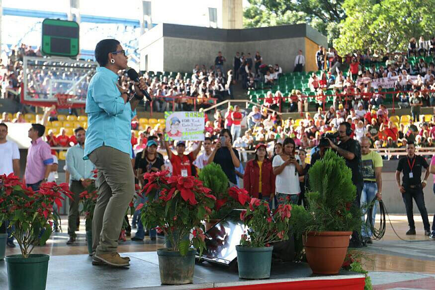 ErikaPSUV's tweet photo. Tenemos grandes proyectos para Caracas, estas elecciones tienen que ver con que garanticemos la educación de nuestros niñas y niños, La Paz, la alegria. Juntas y juntos construiremos un mismo destino! Vamos con amor x Caracas https://t.co/QgyZDmowA9