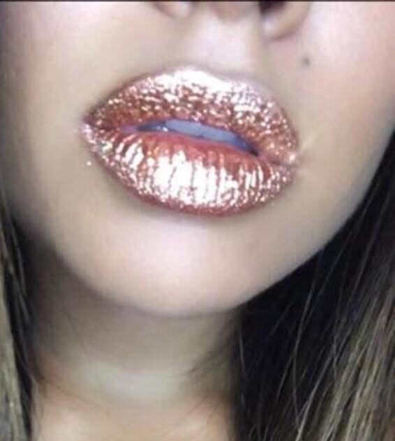 BarbaraActi's tweet photo. #GlitterLips #HolidayLips #RedLips #BeautifulLips #LipSense #LIPGELMAGIC #lipbalm #lipsy #lipfiller Are your lips ready for the Holidays. 2 colors for 1 price https://t.co/cmb0I3l7fz