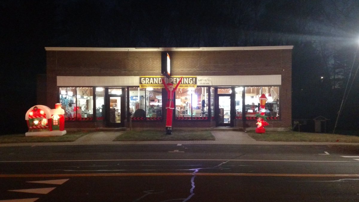 CTPowerTools's tweet image. Getting all decorated up for the holiday season. 
What do you all think?

#holidays #decorations #powertools #shopsmall #shoplocal