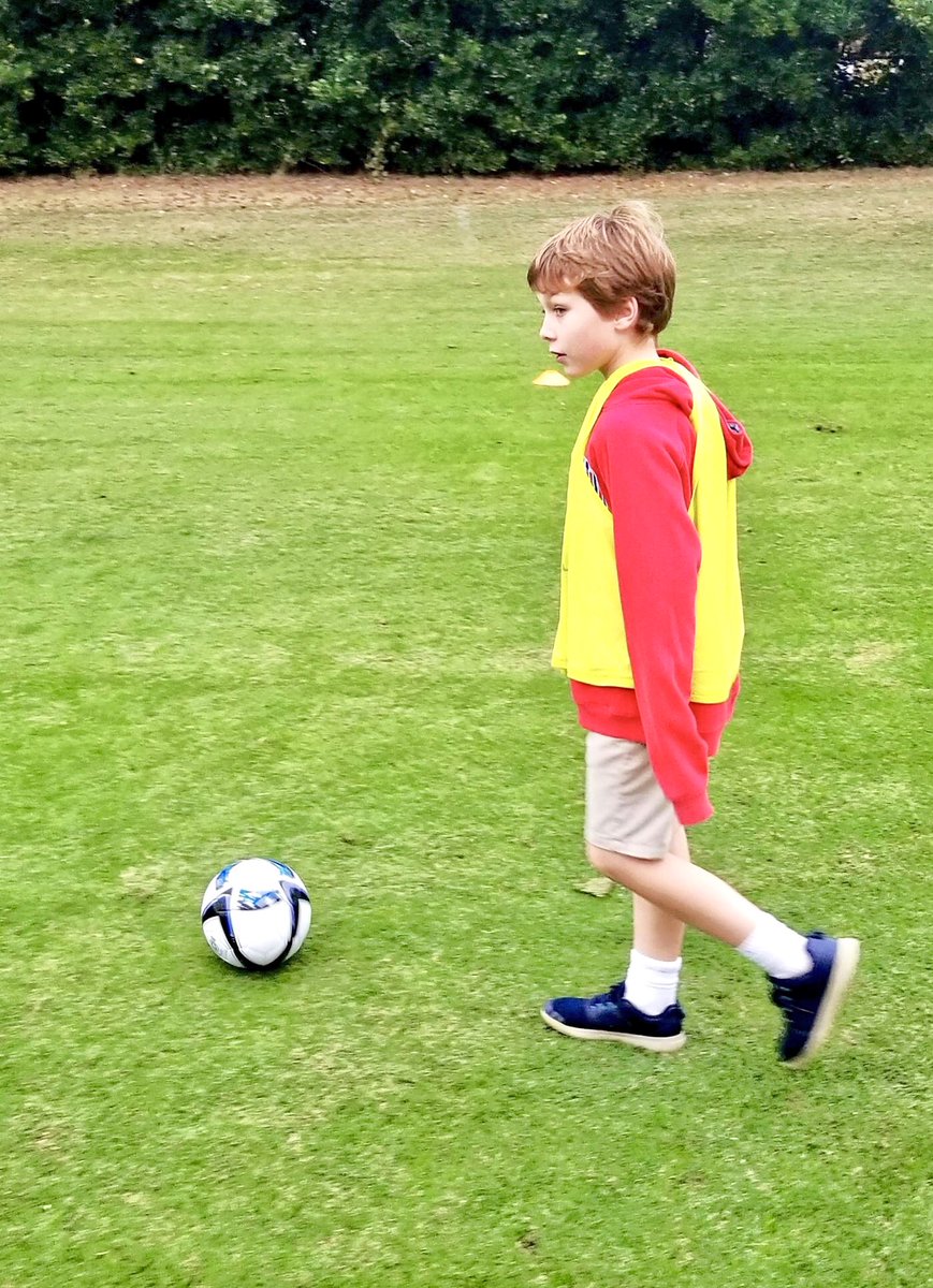 Mr_KNWhite's tweet photo. Students enrolled in Soccer emphasized turning and changing directions with the ball using Inside and Outside, Chops and Pull Backs on 1v1 settings. #HammondPLUSPrograms #soccer https://t.co/NhB1DbWTgo